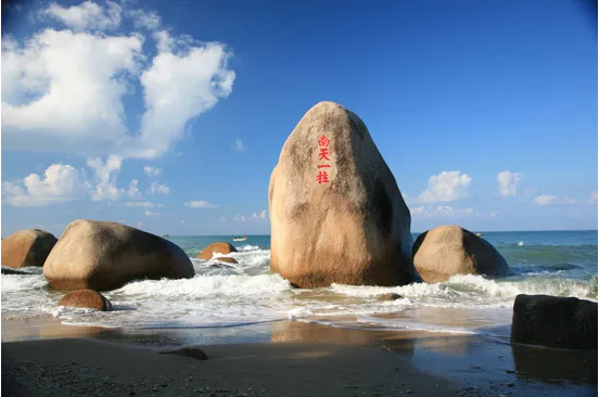 化身蓝海卫士，守护三亚海滨丨尊龙凯时人生就是搏环境首个“海域保洁”项目正式签约进场